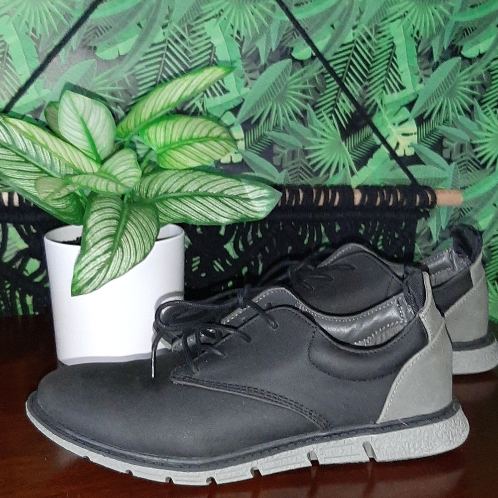 Kenneth Cole Boys dress shoes